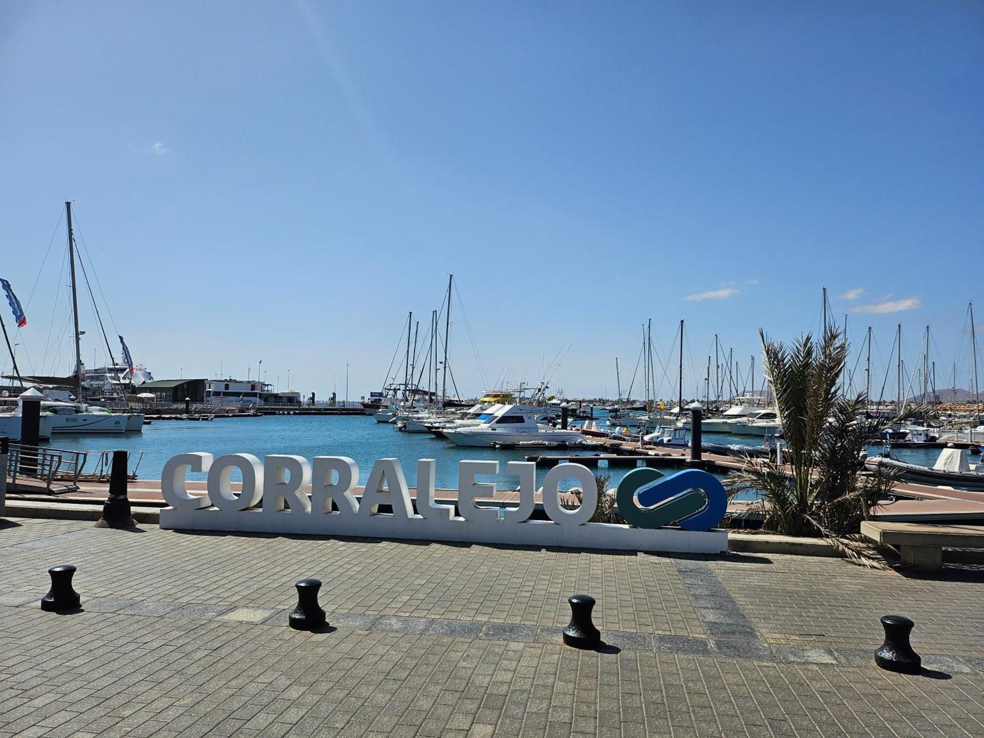 Corralejo Coliving By Amazzzing Travel Hostel Exterior photo