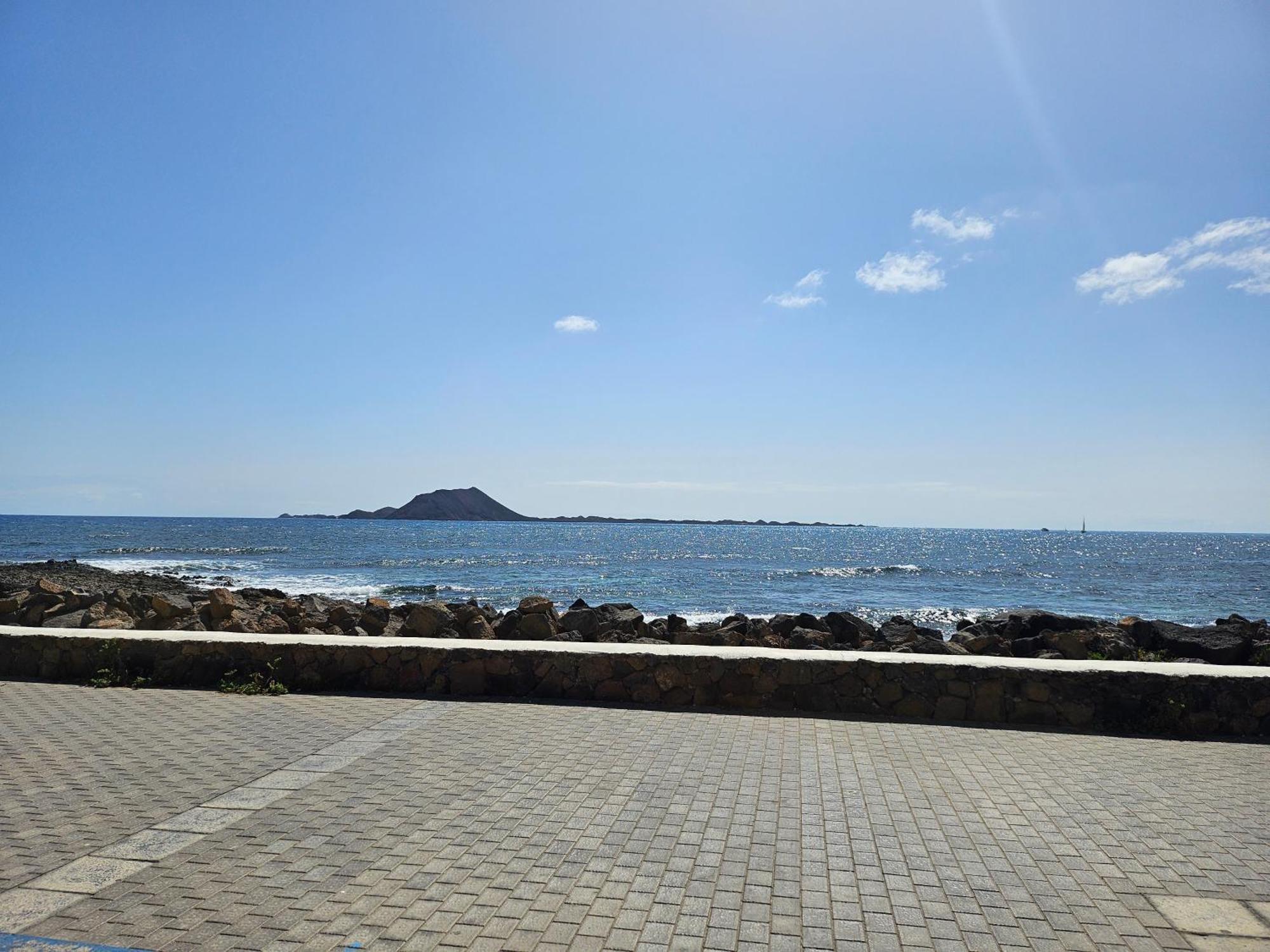 Corralejo Coliving By Amazzzing Travel Hostel Exterior photo