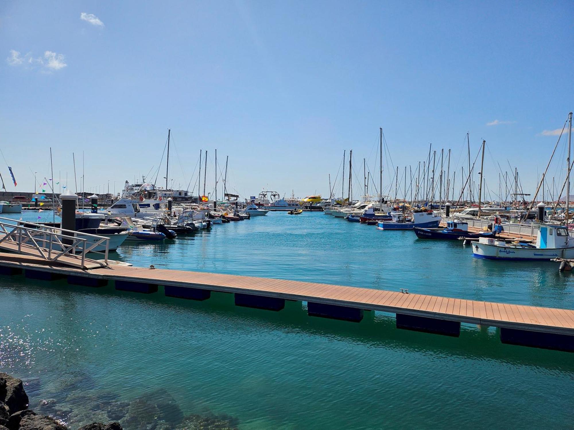 Corralejo Coliving By Amazzzing Travel Hostel Exterior photo