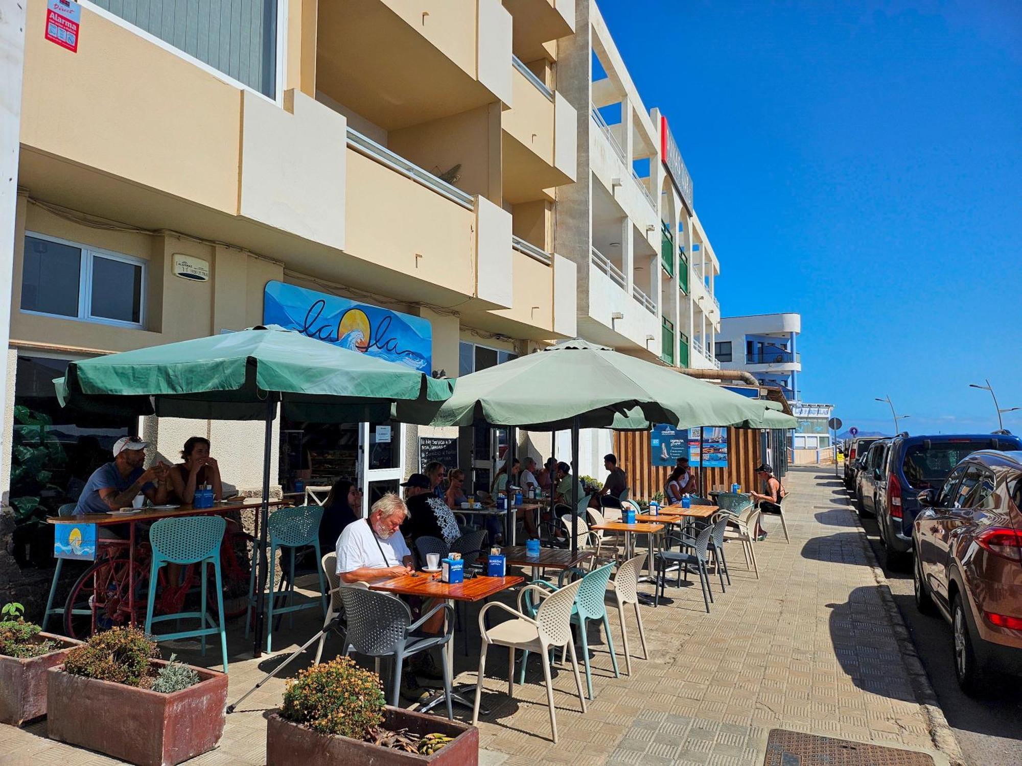 Corralejo Coliving By Amazzzing Travel Hostel Exterior photo
